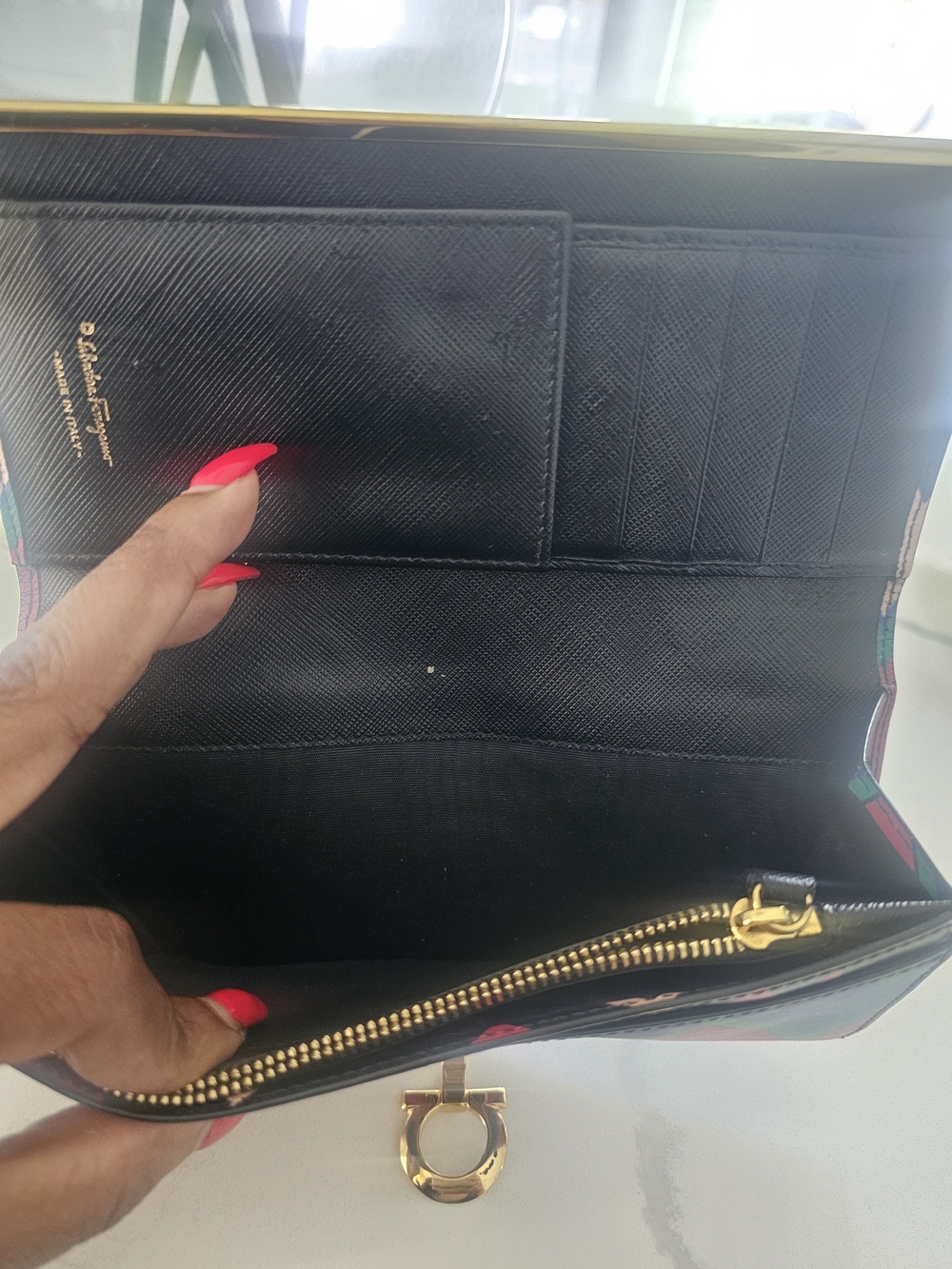 Gorgeous Ferragamo Chevron Pattern Multicolor Women's Clutch Wallet - As Is - Picture 6 of 9